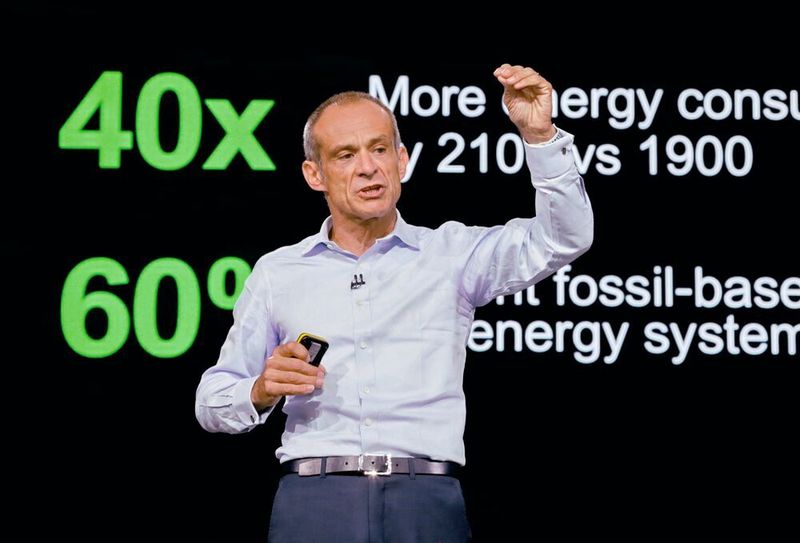 Jean-Pascal Tricoire, CEO von Schneider Electric: «Zum ersten Mal in unserer Geschichte können wir alle an einem Effizienzsprung und der seltenen Gelegenheit teilnehmen, den Widerspruch zwischen Fortschritt für alle und einer nachhaltigen Zukunft für unseren Planeten in Einklang zu bringen.» (Anne Richter, SMM)