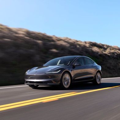 Tesla ist bei Weitem nicht mehr die Marke Nummer 1 bei gebrauchten Elektrofahrzeugen. VW, Audi, Mercedes und Opel haben Tesla überholt. (Bild: TREVOR JOLIN)
