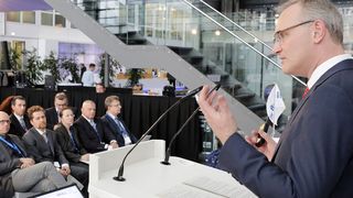 Max Philipp Conrady, Senior Vice President Cargo bei der Fraport AG, beim Informations-Event „Take off eDGD“ in der Fraport-Zentrale am Frankfurter Flughafen. (Fraport)