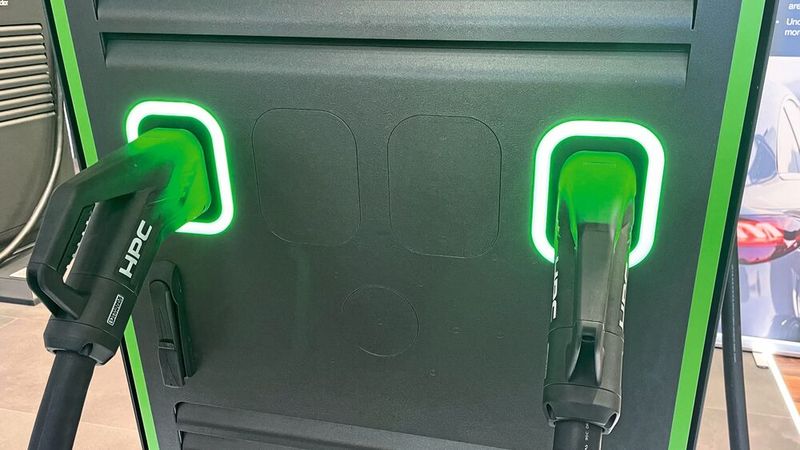 Elektrofahrzeuge sollen attraktiv werden oder bleiben. Helfen soll die Kfz-Steuerbefreiung für neu gekaufte E-Modelle.(Bild:  Grimm – VCG)