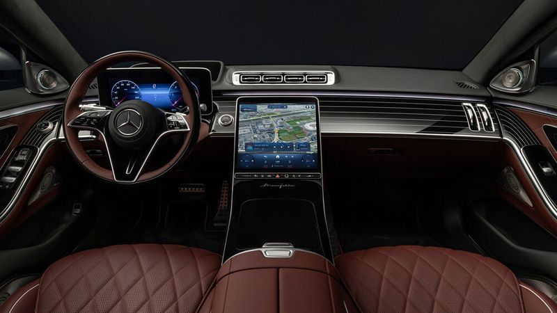 Bei der Zulassung hochautomatisierter Fahrzeuge müssen Hersteller, Prüfer und Behörden klar getrennte Rollen einnehmen.(Bild:  Mercedes-Benz)