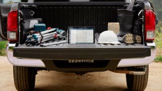 Neben dem Surface Pro 7+ for Business, wahlweise mit LTE, bringt Microsoft noch eine Industrial Edition der Hololens 2 und den Surface Hub 2S mit 85 Zoll für Unternehmenskunden auf den Markt. (Microsoft)