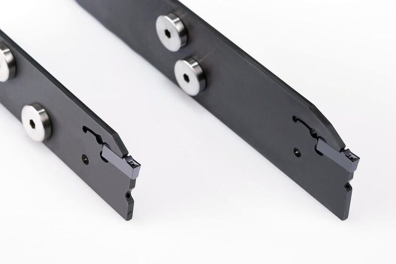 Horn in the UK will launch its new grooving and parting off blades, designed for universal use in the production of small batch sizes, at the Mach show. The grooving blade with the S100 insert is shown here.  (Horn_www.nicosauermann.com)