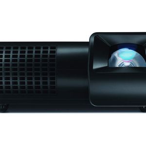 Mit dem PGD-DWL100 hat Sanyo einen DLP-Projektor im Programm, der im Gegensatz zum XGA-Schwestermodell mit WXGA-Auflösung arbeitet.