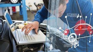 Für eine effektives und handwerklich korrektes Arbeiten benötigen Werkstätten „fehlerfreie“ Daten und Reparaturinformationen – das gilt auch für Hersteller von Ersatzteilen. (© vectorfusionart - Fotolia)