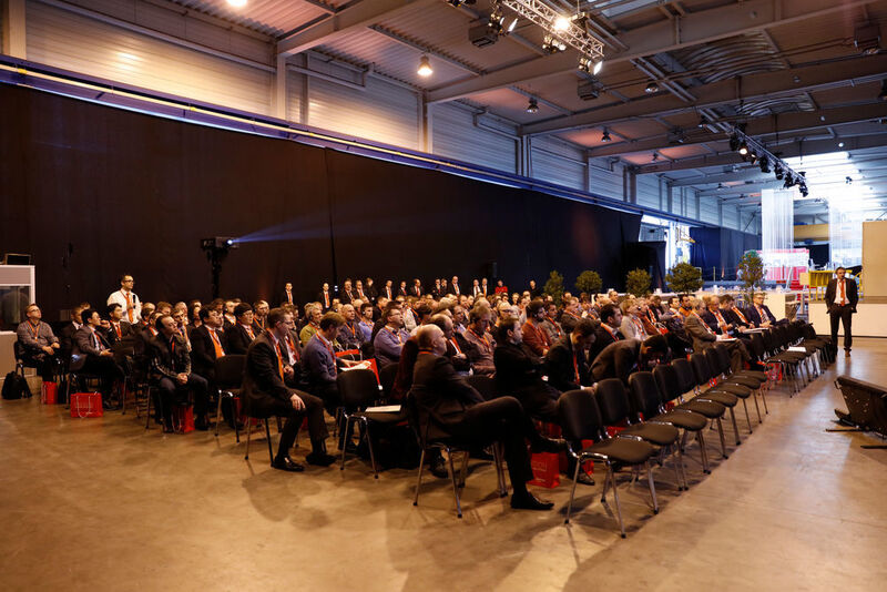 Über 150 Experten und Teilnehmer aus Automobil- und Zulieferindustrie sowie Forschung kamen zum 6. European Pressshop Meeting (EPM) von Oerlikon Balzers in Schopfheim. (Oerlikon Balzers/www.marcelmayer.com)