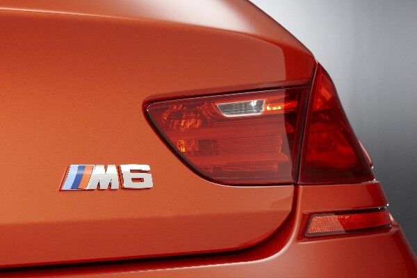 Der 560 PS starke V8-Motor mit M TwinPower-Turbo-Technologie des neuen M6 Coupés ermöglicht eine Beschleunigung von 4,2 s für den Spurt von null auf 100 km/h (Bild: BMW)