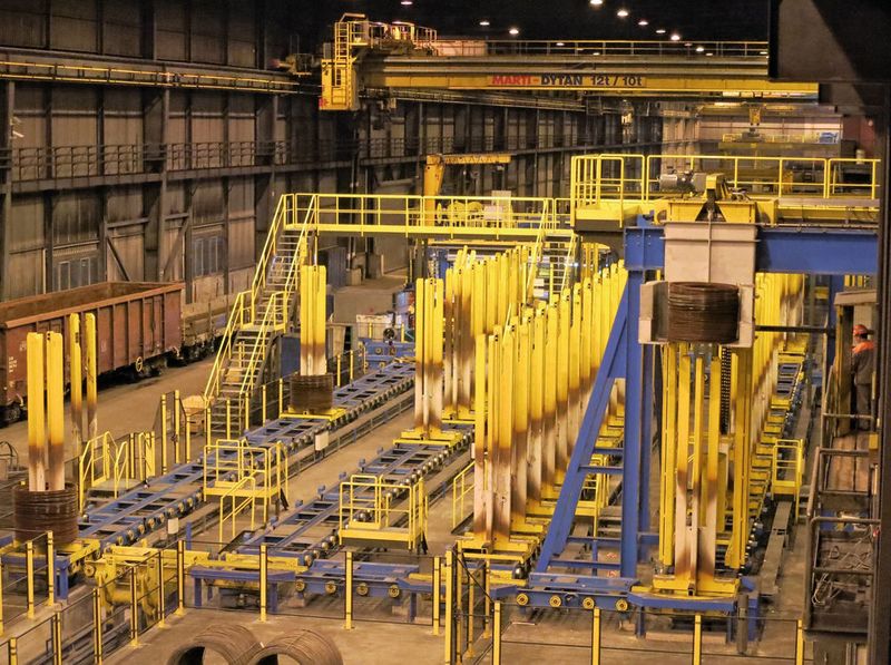 Mit der Investition in ein neues, vollautomatisiertes Ringhandlingsystem im Walzwerk Emmenbrücke geht Swiss Steel einen Schritt in Richtung Industrie 4.0 in der Stahlproduktion. (Swiss Steel)