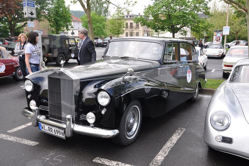 ... der RR Hooper Coach aus dem Jahr 1957 hat 4887 Kubik Hubraum, aus denen er 160 PS schöpft. (Foto: Grimm/Dominsky)