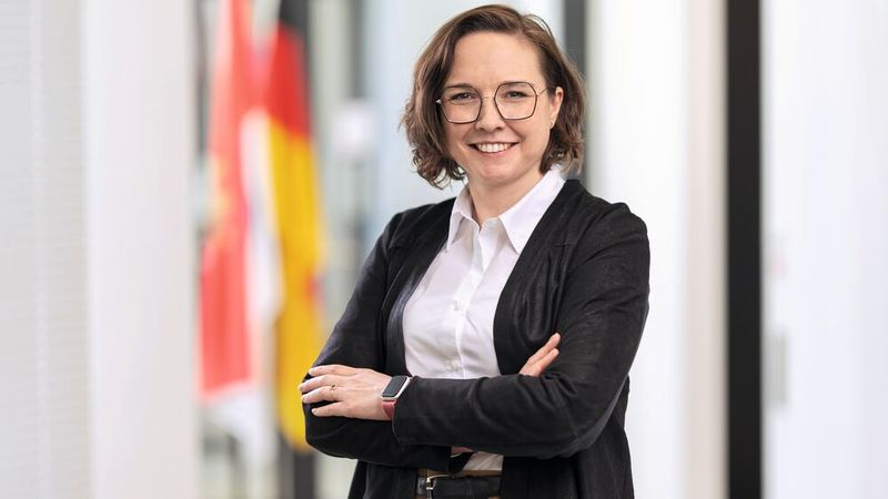 Louisa Solonar-Unterasinger ist Chief Information Officer (CIO) und Bevollmächtigte für E-Government und Informationstechnologie des Landes Hessen.(Bild:  © HMD)