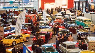 Im Rahmen der Oldtimer-Messe Retro Classics in Stuttgart findet die vierte Fachtagung für Fachbetriebe des Kfz-Gewerbes Baden-Württemberg statt. (Bild: Retro Messen)