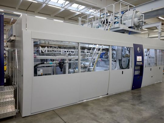Mit der M100 Evo erreicht Gabler Produktionsleistungen von mehr als 250.000 Bechern pro Stunde bei deutlich reduziertem Energiebedarf des Antriebssystems.(Bild:  SEW-Eurodrive)