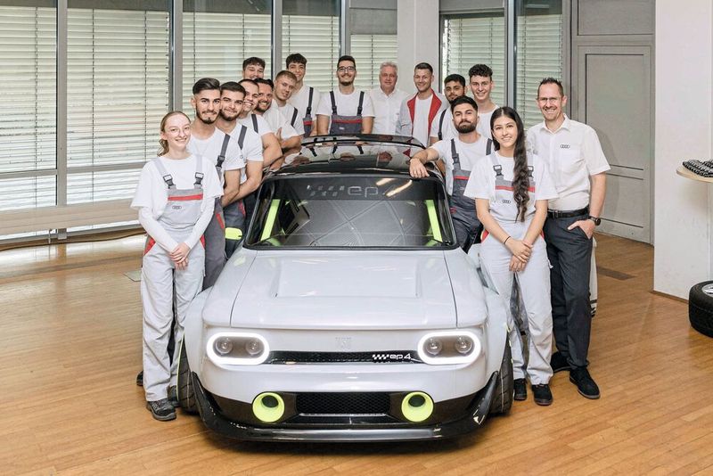 Audi-Azubis am Standort Neckarsulm haben aus einem NSU-Oldtimer ein Elektroauto gemacht.