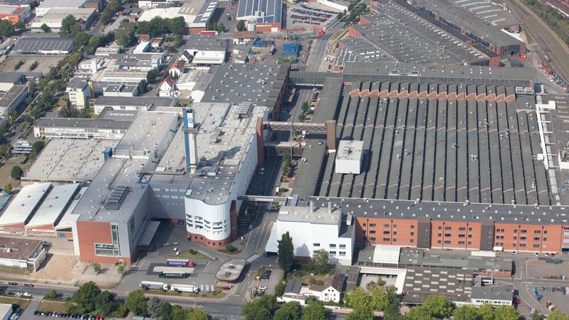 Volkswagen könnte im Werk Osnabrück Komponenten für Rüstungsunternehmen herstellen.(Bild:  Volkswagen)