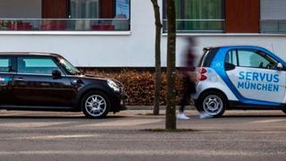 Die Carsharing-Flaute ist scheinbar vorbei. Die Branche vermeldet wieder wachsende Zahlen.  (Daimler)