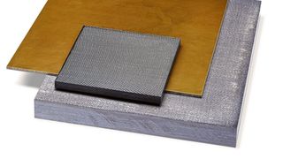 Die thermoplastischen Composite-Platten aus glasfaserverstärktem PEI sowie kohlefaserverstärktem PC und PPS können bei Ensinger in Dicken von 0,5 mm bis 95 mm bezogen werden. (Ensinger)