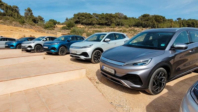Die DAT steht unter anderem mit weiteren chinesischen Autobauern wie Geely, BYD und Chery im Austausch.(Bild:  Wehner - VCG)