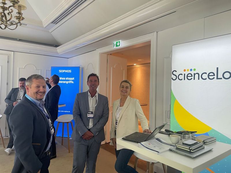 ScienceLogic begleitete bereits im letzten Jahr den Summit und konnte in diesem Jahr mit einer Session zu Service Design, Pricing & Innovation punkten sowie vertiefende Gespräche am Meeting Point führen. (Bild: Vogel IT-Medien GmbH)