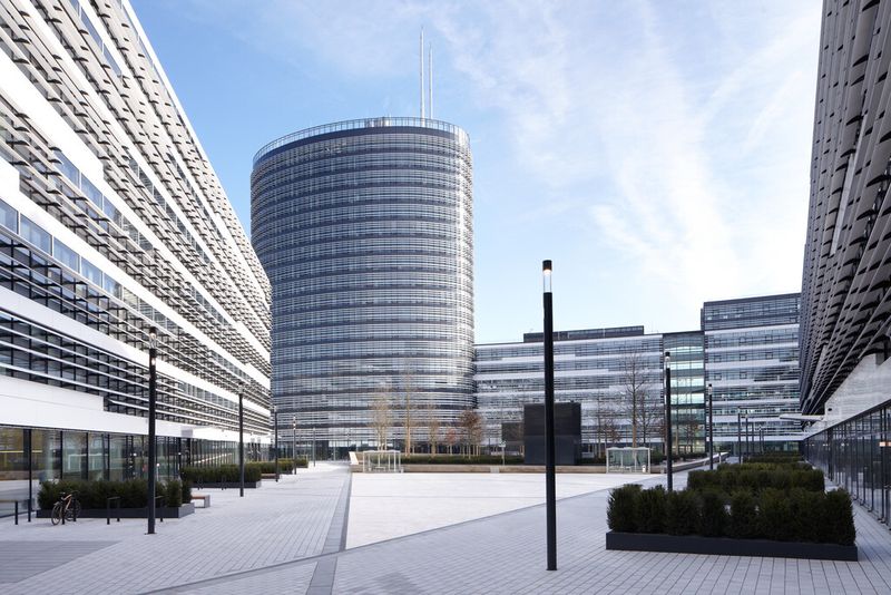 Die Unternehmenszentrale von Vodafone Deutschland in Düsseldorf. Rund 5.000 Mitarbeiter arbeiten auf dem Campus. (Bild: Vodafone)