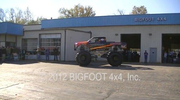 Der Bigfoot 20: der weltweit erste Monstertruck mit Elektroantrieb macht mit über 260 kW und 1100 Nm Autos umweltschonend platt (Bild: Bigfoot 4x4 Inc.)