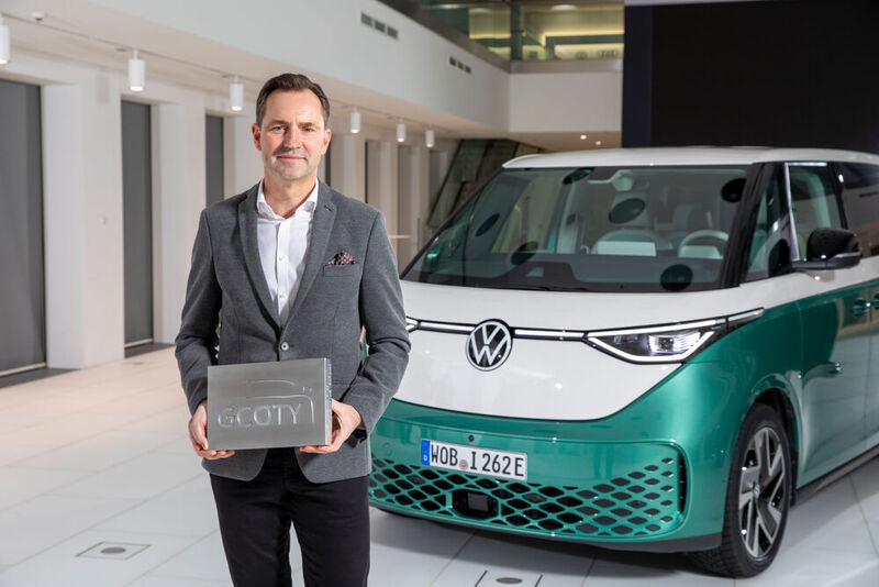 VW-Markenchef Thomas Schäfer freut sich sehr über den German Car of the Year-Award für den ID. Buzz.
