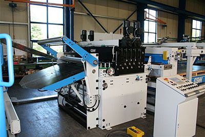über eine vollausgestattete Vorschubrichtmaschine... (Archiv: Vogel Business Media)