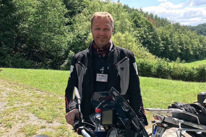 Auch Einheimische wie Versicherungsexperte Frank Kröhnert aus Nürnberg konnten auf der Tour noch etwas neues entdecken. (Dotzler, Dominsky, Lacher, Maderner, Michel, Rosenow, Schweitzer/»kfz-betrieb“)