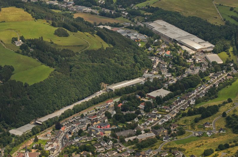 Die Fertigungshallen dess Schoeller-Werks. (Bild: Rofin)