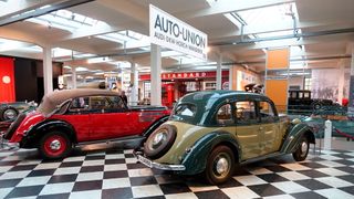 Das Deutschland ein buntes und vielfältiges Land ist, dafür steht auch der neue Museumsführer für Oldtimer, der mehr als 350 Einrichtungen auflistet. (Bild: Dominsky – VCG)