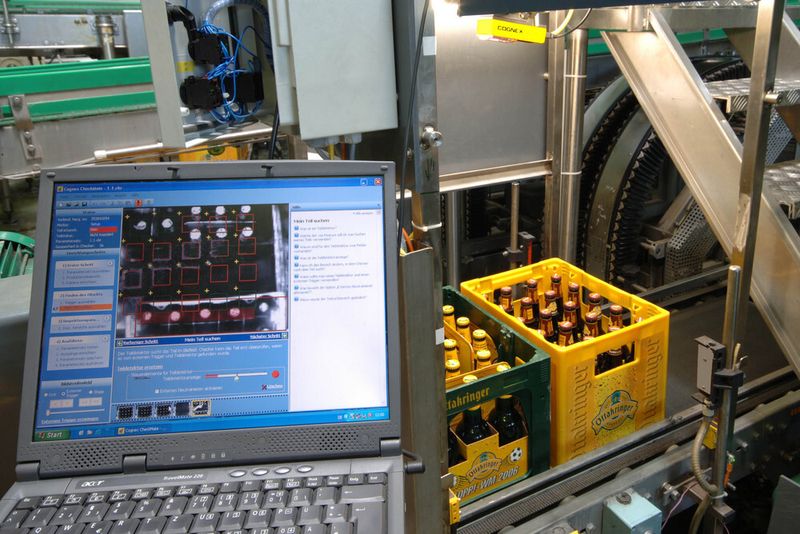 Cognex: Vollständigkeitskontrolle von Bierkästen (Archiv: Vogel Business Media)