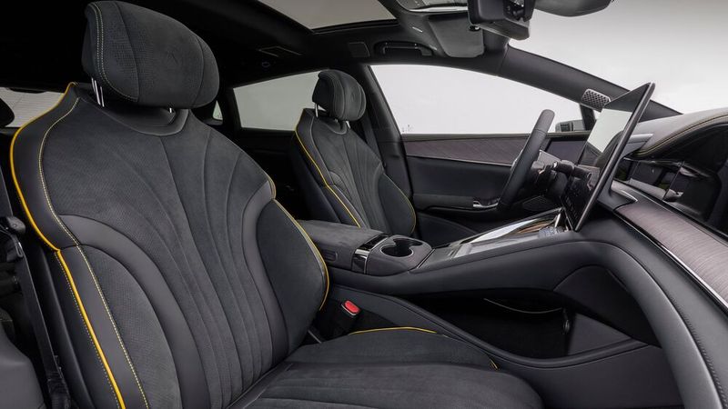 Comfortable: the seats are air-conditioned and have a ten-point massage. (Picture:Denza)