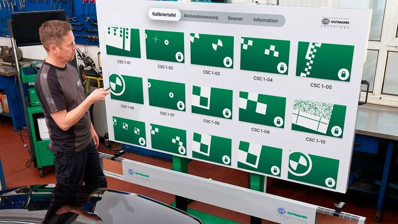 Beim neuen CSC-Tool Digital werden die bekannten Kalibriertafeln per Beamer und Screen digital erstellt.(Bild:  HGS)