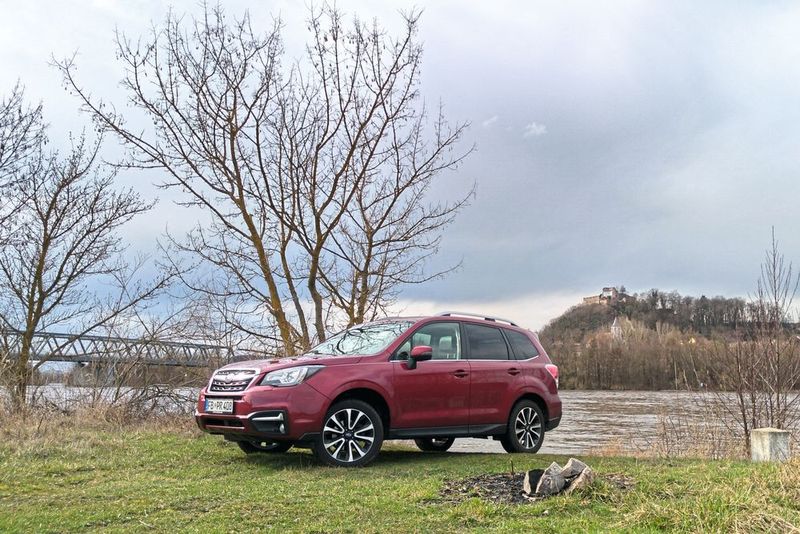 Unser Testwagen kostet 39.985,50 Euro. Er ist damit rund 2.000 Euro günstiger als der etwas größere Outback - und vermittelt mehr 'Offroad-Feeling'. (Bild: Thomas Günnel)
