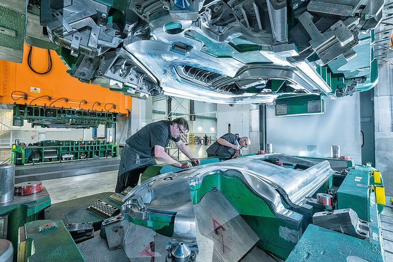 Der Wandel des automobilen Werkzeugbaus ist unter anderem geprägt von Internationalisierung, Derivatisierung, Flexibilisierung und Prozesssicherheit. (Bild: Audi)