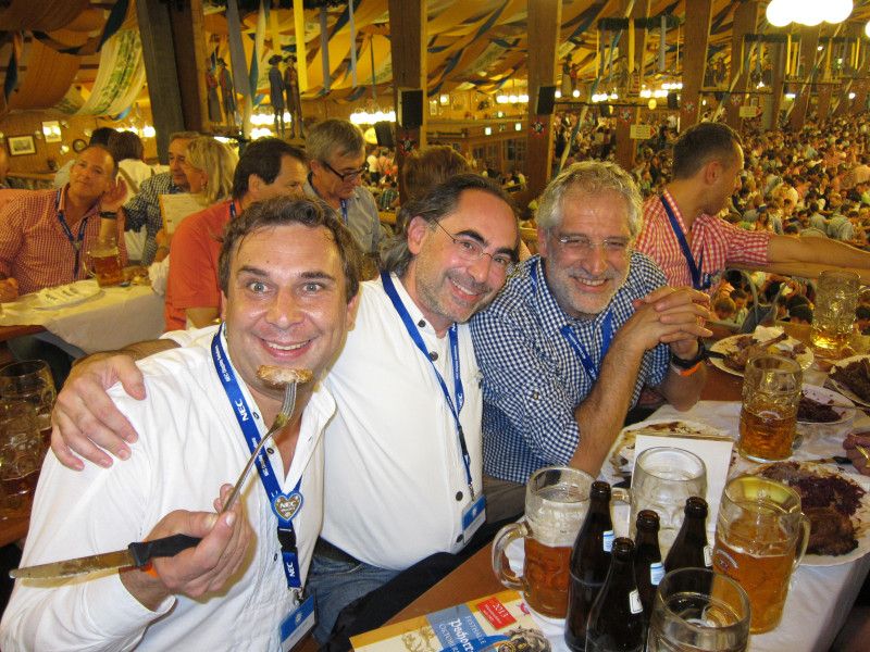 Benedikt Jahn (Tech Data), Andreas Raum (Freyraum) und Georg Roussos (NEC) sorgen für eine gute Grundlage. (Bild: IT-BUSINESS)