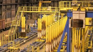 Mit der Investition in ein neues, vollautomatisiertes Ringhandlingsystem im Walzwerk Emmenbrücke geht Swiss Steel einen Schritt in Richtung Industrie 4.0 in der Stahlproduktion. (Swiss Steel)
