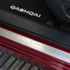 Dazu gehören die speziellen Einstiegsleisten...(Foto:  Nissan)