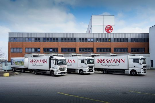(Rossmann wird künftig für den gesamten Beschaffungsprozess die Plattform Jaggaer One einsetzen. (Bild: Rossmann))
