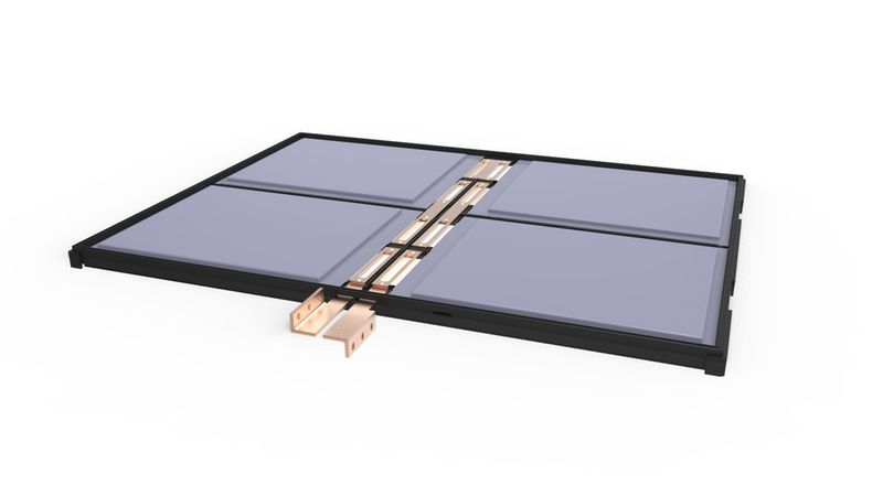 Das Batteriesystem besteht aus flachen Modulen, die ein – in seinen Abmessungen und seinen elektrischen Kenngrößen - skalierbaren Batterieaufbau ermöglichen. (Bild: KIT)