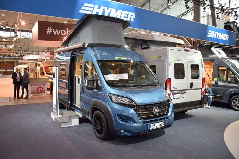 Reisemobile müssen nicht immer weiß sein. Mit der Blue Evolution zeigte Hymer eine attraktive Sonderedition seines Campervans. (»kfz-betrieb«/Jan Rosenow)