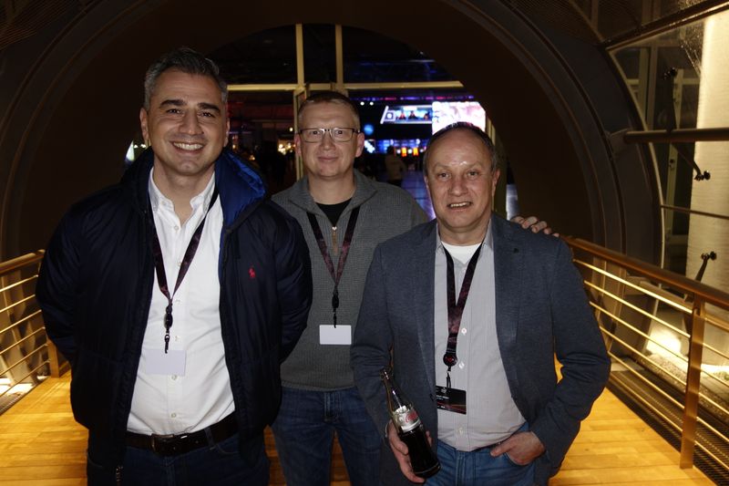 Beim Rundgang bin ich auf das Ingram Micro Team gestoßen: (v. l.) Metin Yulcu, Jörn Kohlbrock und Robert Maier. (Bild: IT-BUSINESS)