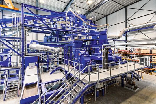Vom Ausgangsmaterial zum fertigen Produkt: Im Test Center lassen sich komplette Recyclingprozesse abbilden. Vom Ausgangsmaterial zum fertigen Produkt: Im Test Center lassen sich komplette Recyclingprozesse abbilden.