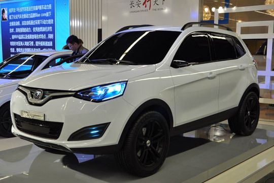 Wenig beachtet im ersten Stock der Halle 6 hat der chinesische Hersteller Changan eine SUV-Studie... (Wehner)
