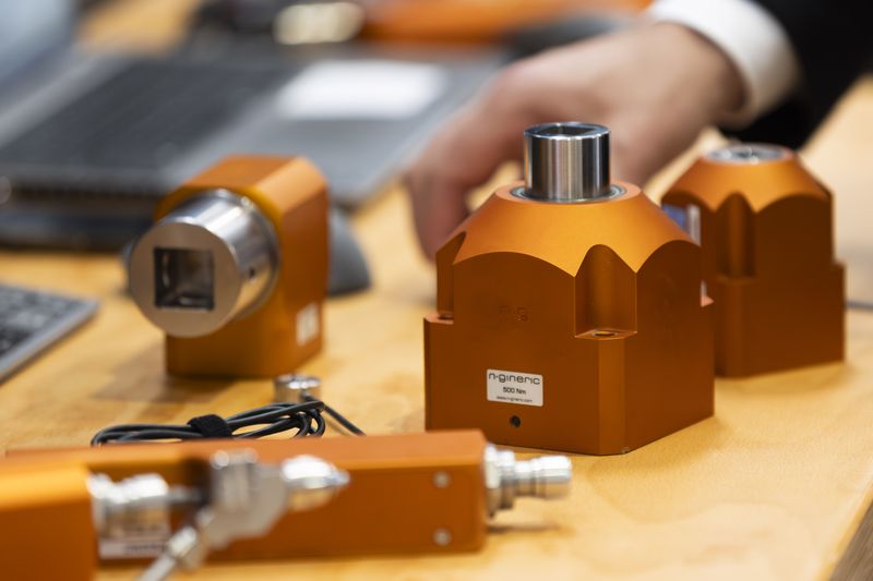 Im Mittelpunkt der Ausstellung standen Produkte und Dienstleistungen rund um Schraubverbindungen, -technik, -werkzeuge sowie Einkauf und Beschaffung von C-Teilen. (Bild: Xavier Vila)