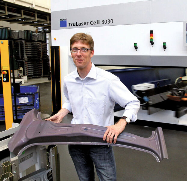 Bild 2: Dr.-Ing. Steffen Kulp, Projektleiter Formhärten bei VW, Wolfsburg: „Für den Beschnitt der formgehärteten Teile setzen wir voll auf die Lasertechnik. Dabei sind die Laserzellen fast staubfrei, sodass wir ein optimales Schneidergebnis erzielen.“ (Bild: VW)
