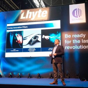 Maurizio Cremonini, Marketingleiter von Comau, war einer von drei Referenten, welche dem Auditorium die Vorteile der Lyhte-Technologie erklärten.