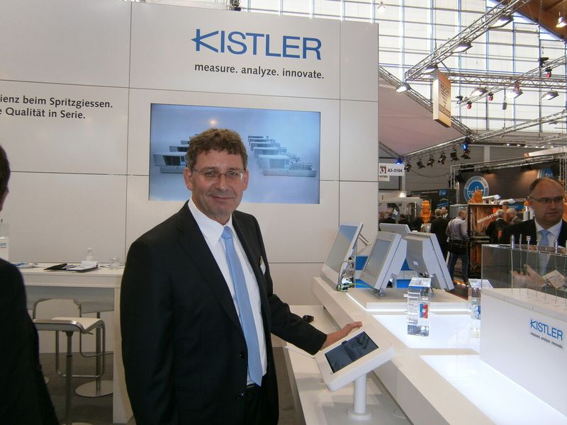 Das war die Kunststoffmesse Fakuma 2014 in Friedrichshafen...Kistler zeigte, wie sich viele Formnester in Spritzgießwerkzeugen gleichzeitig überwachen lassen, um so die Qualität von Bauteilen schnell beurteilen zu können, wie Robert Vaculik, Head of Business Field Plastics, erklärte. (Bild: Königsreuther)