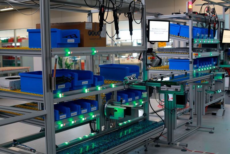 Die Montage- und Testlinien von Minitec sind für die One-Piece-Flow-Fertigung mit mehreren Produktvarianten konzipiert und unterstützen so flexible Fertigungskonzepte. (Minitec)