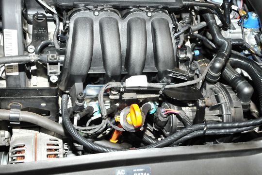 Die Anlage lässt sich sehr sauber in den Motorraum integrieren. (Archiv: Vogel Business Media)