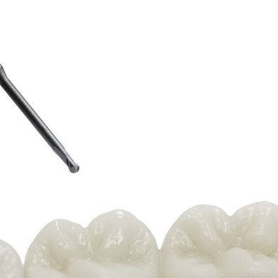 Processing of zirconium oxide blanks for the production of dentures. (Image:LWDESIGN)